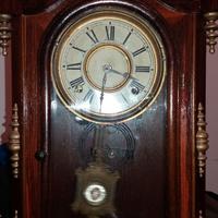 Orologio a pendolo antico