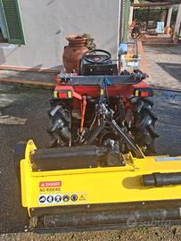 trattore 4×4 30 CV con trincia 