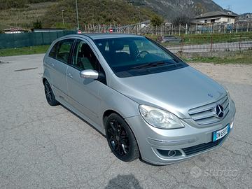 Mercedes Classe b200 neopatentati automatica