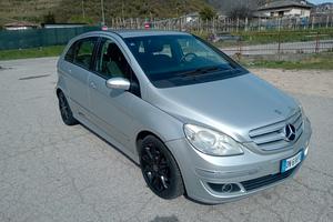 Mercedes Classe b200 neopatentati automatica