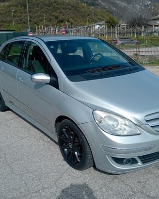 Mercedes Classe b200 neopatentati automatica