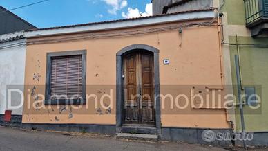 Casa singola con garage a Linguaglossa