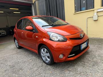 Toyota Aygo 5 Porte Aygo 5p 1.0 Orange connect (to