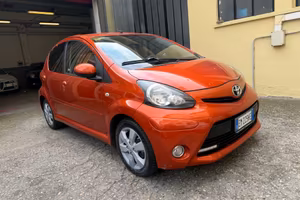 Toyota Aygo 5 Porte Aygo 5p 1.0 Orange connect (to
