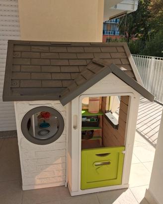 Casetta per bambini con cucina interna e accessori
