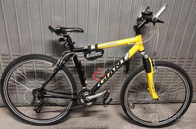 Mountain Bike Giant Boulder – pronta all’uso