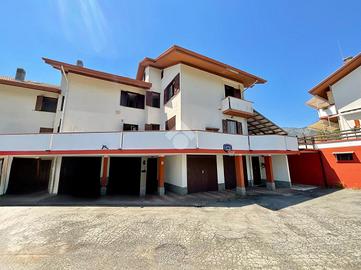VILLA A SCHIERA A PRATIGLIONE