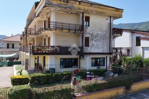 PALAZZINA A ROTONDI