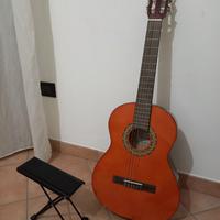 2 Chitarre + leggio + pedale + accordatore elettr.