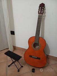 2 Chitarre + leggio + pedale + accordatore elettr.