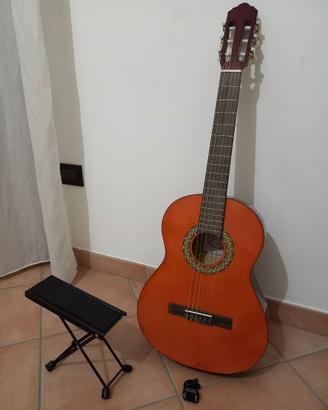 2 Chitarre + leggio + pedale + accordatore elettr.