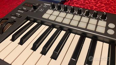 Controller MIDI Novation Launch Key 25