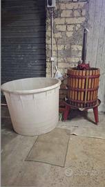 Trocchio e tina per vino