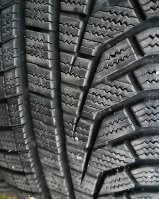 Pneumatici hankook 225/55 517