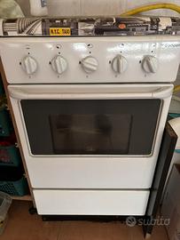 Cucina 4 fuochi con forno