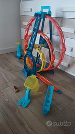 Pista Hot Wheels triple loop