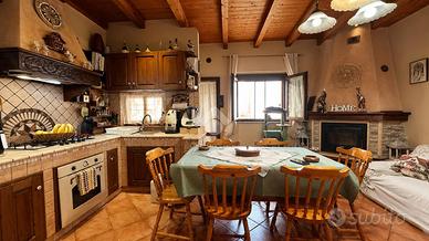 4 LOCALI A PARTINICO