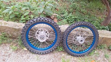 yamaha YZ 125 omologato su strada 