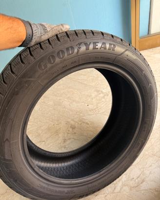 Gomme GOODYEAR ULTRAGRIP PERFOMANCE +