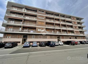 4 LOCALI A CARMAGNOLA