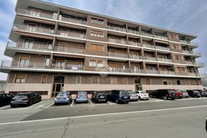 4 LOCALI A CARMAGNOLA