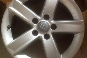 Cerchi in lega 16 pollici originali AUDI
