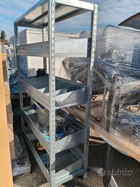 scaffale in  metallo zincato 