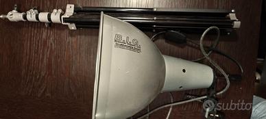 N.2 lampade B.I.G. luce continua + n.2 treppiede