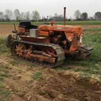 Trattore om 45 c a cingoli