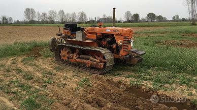 Trattore om 45 c a cingoli
