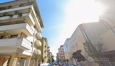 Due stanze libere vicino Milano e metro M1 450eu