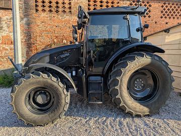 Valtra A114