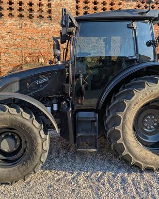 Valtra A114