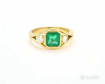 Anello in oro giallo con smeraldo ct 1,38 Zambia