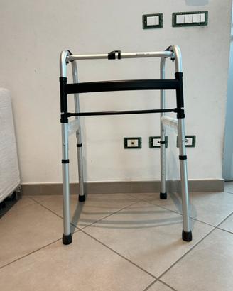 Deambulatore per anziani nuovo