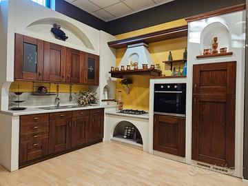 Cucina expo in muratura con anta massello noce