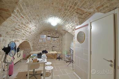 Locale con bagno mq 20