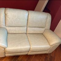 Divano in ecopelle con recliner