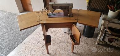 Macchina da cucire Necchi