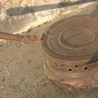 Vecchio scaldino per brace in rame