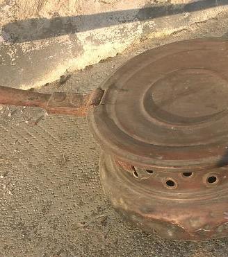Vecchio scaldino per brace in rame