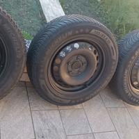 4 cerchi da 15” + gomme invernali