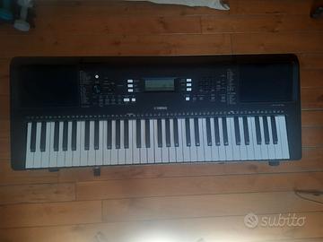 Yamaha PSR-E373 61 Tasti Tastiera Digitale + Stand