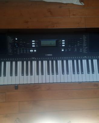 Yamaha PSR-E373 61 Tasti Tastiera Digitale + Stand