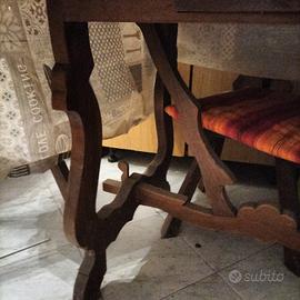 tavolo e sedie modello tirolese
