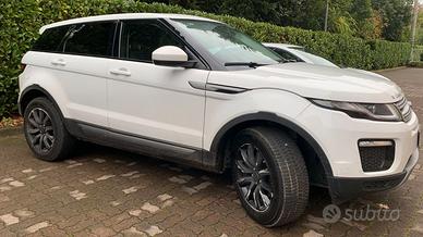 auto evoque