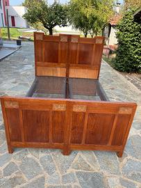 Letto matrimoniale antico in legno, reti in ferro