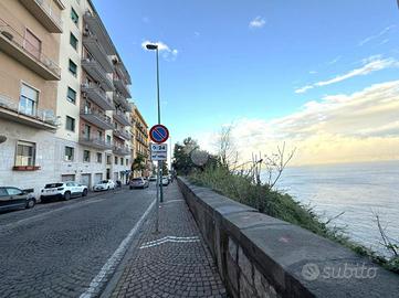 LABORATORIO A NAPOLI