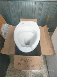 Vaso WC  a terra per disabili 