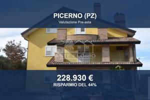 Immobile in asta di 514 m² con più di 5 locali a P